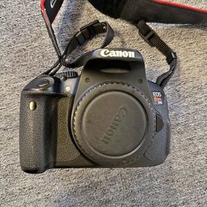Canon EOS Rebel T6i Black Camera
